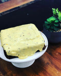 Banana cake w/ passionfruit icing